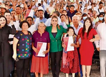 Dan seguridad y certeza jurídica a 247 familias