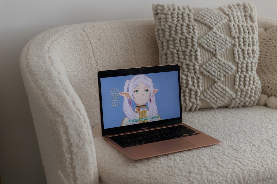 Busca servicios de streaming seguros para ver anime. Foto: Unsplash