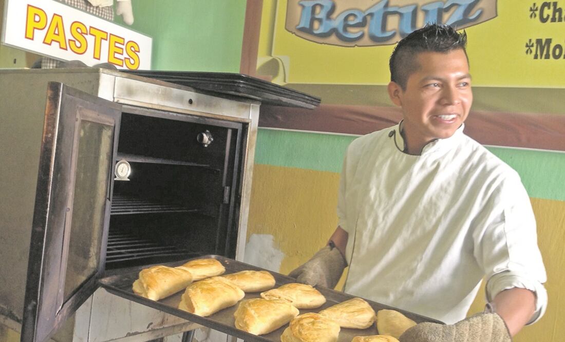 En un principio la empanada se nombraba pasty, cuya particularidad era el relleno de carne de res picada y cruda; sin embargo, ante la dificultad de su pronunciación, los mineros mexicanos lo renombraron como paste. Foto: ARCHIVO EL UNIVERSAL