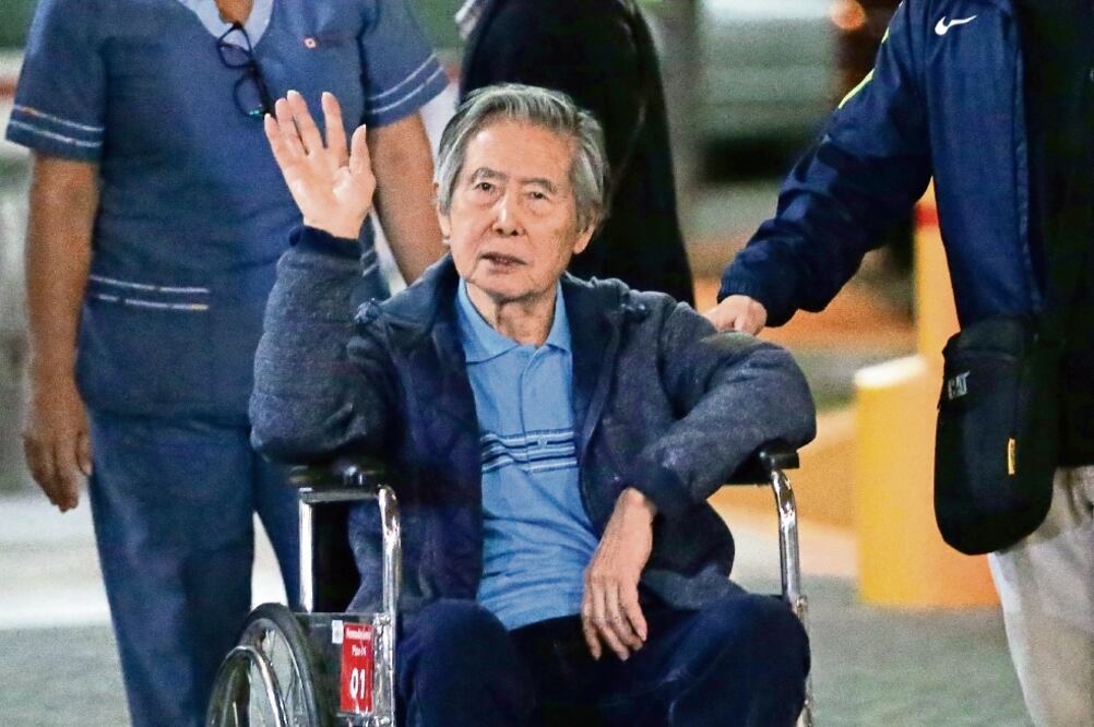 El ex presidente de Perú, Alberto Fujimori, en una imagen del pasado 4 de enero. Ayer fue dado de alta tras ser hospitalizado el sábado por deshidratación. (LUKA GONZALES. AFP) 