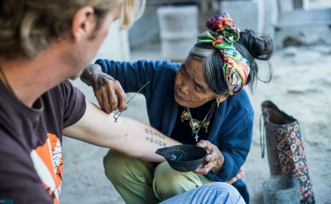 Los tatuajes de la tribu Kalinga premian la valentía de sus hombres y decoran el cuerpo de las mujeres. (Foto: Frederik Wissink)