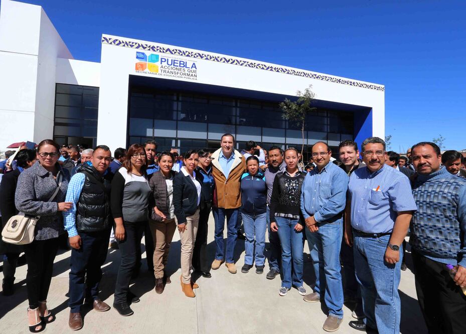 El mandatario Rafael Moreno Valle asistió a la inauguración del campus de la Universidad Pedagógica Nacional (Foto: Especial)