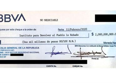 Gertz Manero entrega cheque por 2 mil mdp al Instituto para Devolver al Pueblo lo Robado