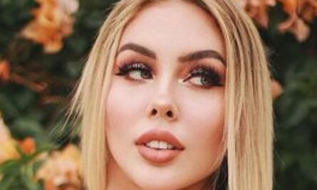 Maya Nazor nos enseña el jean acampanado que será moda