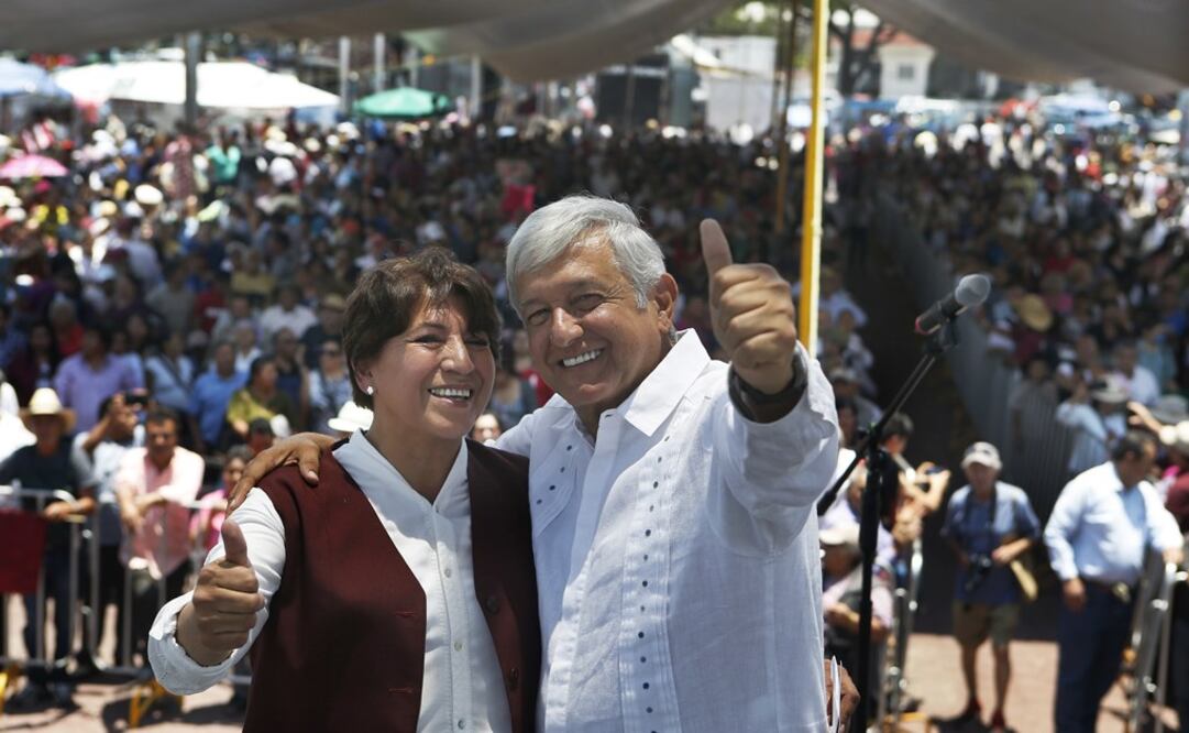 El tabasqueño acompañó también este domingo a Delfina en Atizapán de Zaragoza. FOTO: AP