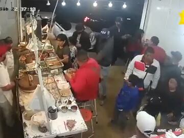 ¡Con los taqueros no! Asaltan taquería en Naucalpan con todo y golpes