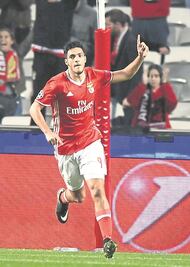 Jiménez va por otro gol para alargar su cuota