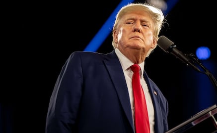 Libro revela fotos de notas oficiales que Trump supuestamente tiró al inodoro