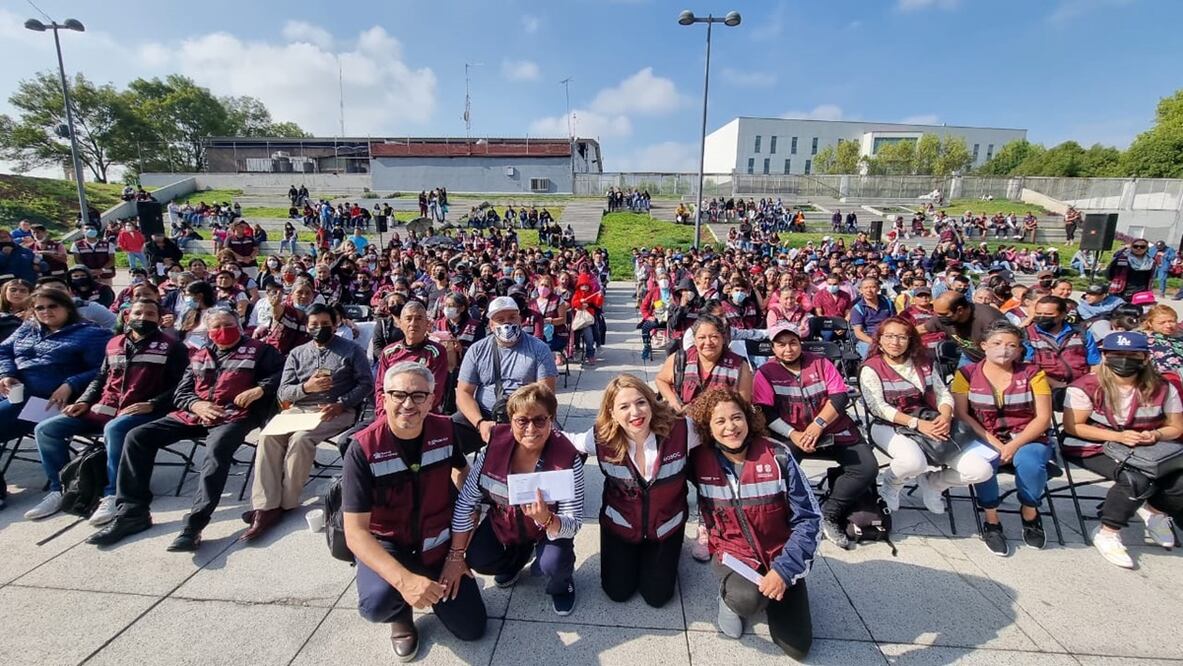 La Secretaría de Trabajo y Fomento al Empleo ha atendido 278 mil viviendas en Unidades Habitacionales de la capital con este programa Foto: especial