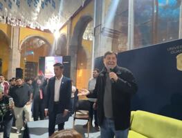 "¡Fuera!", corren a Noroña de la Universidad de Guanajuato; "porros y reventadores", revira el senador