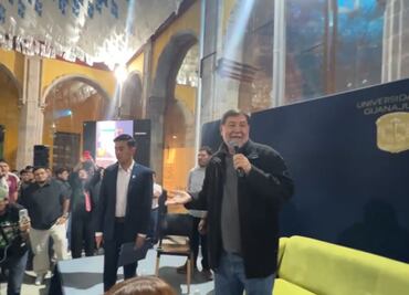 "¡Fuera!", corren a Noroña de la Universidad de Guanajuato; "porros y reventadores", revira el senador