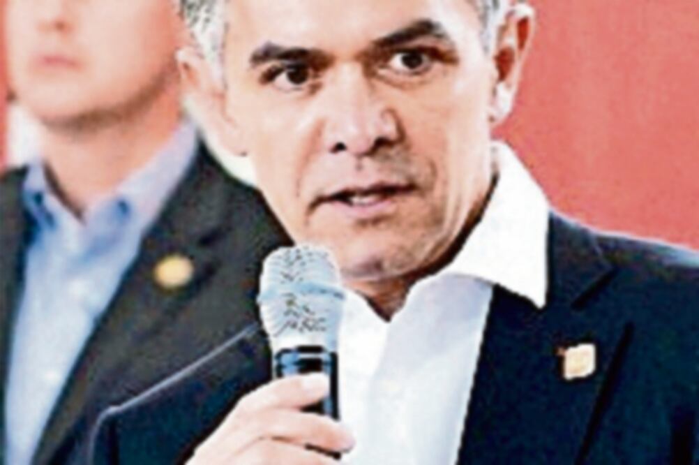 Mancera exhortó a construir una mejor policía para poder retirar a las Fuerzas Armadas de las calles. (FOTO: ARCHIVO EL UNIVERSAL)