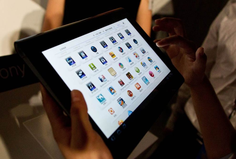 A partir del próximo ciclo escolar, el gobierno del Distrito Federal iniciará el programa Aprendizaje Móvil en mi Escuela Secundaria (AmoES). FOTO: Archivo EL UNIVERSAL