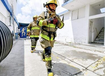 Bombero dona sus órganos tras morir en incendio en Guanajuato; familia lo despide como héroe