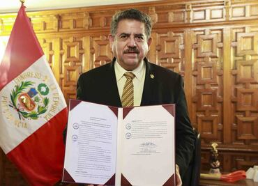 Manuel Merino renuncia a presidencia de Perú a menos de una semana de asumir el poder