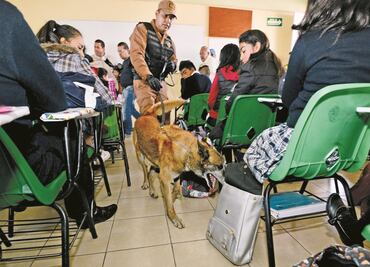 Mochila segura no evita violencia; criminaliza a los niños: especialista