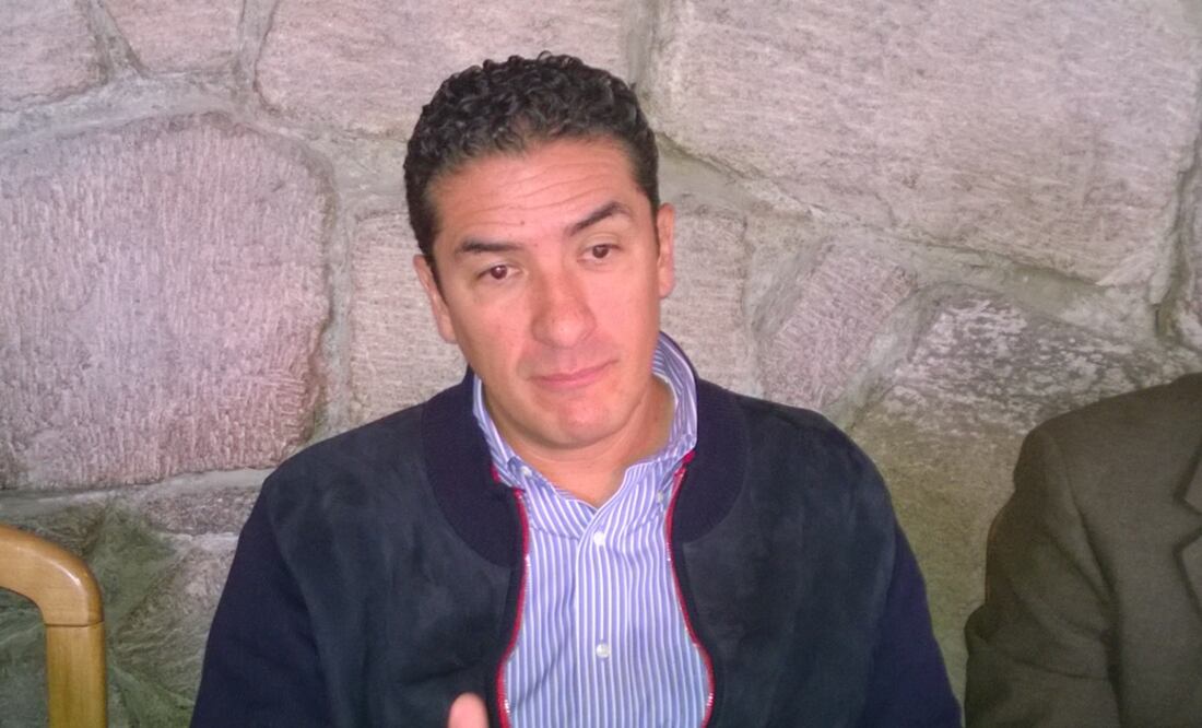 Víctor Estrada Garibay, alcalde de Cuautitlán Izcalli, informó que tanto mandos superiores como de confianza no van a cobrar (Foto: Juan Manuel Barrera Aguirre)