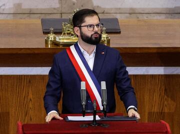 Gabriel Boric hace inédito uso del permiso paternal; nace la primera hija del presidente de Chile