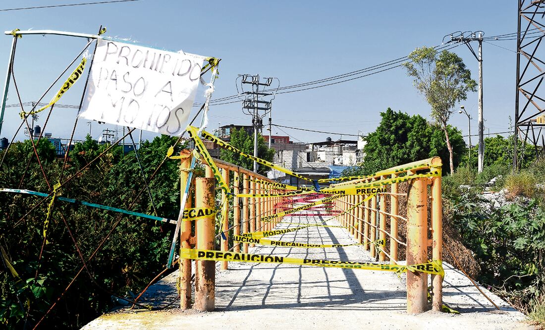 Tras el colapso del puente Los Rosales, que dejó 11 heridos, las autoridades locales decidieron cerrar otros que se encuentran en los límites entre Neza y Chimalhuacán. Foto: Eduardo Castañeda / El Universal