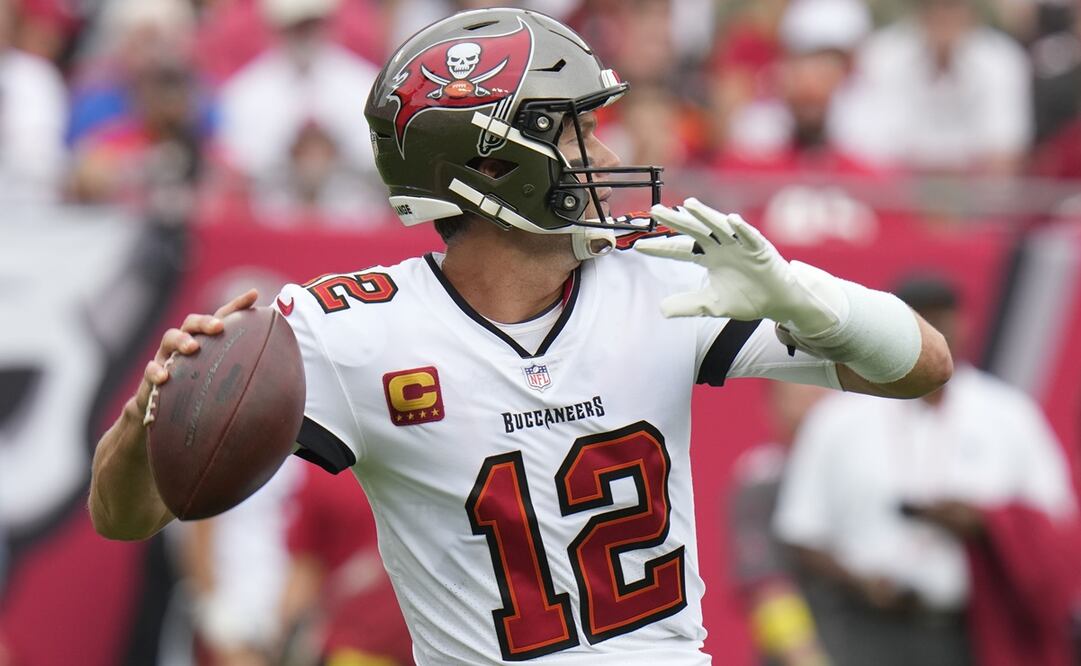 Tom Brady en acción frente a Carolina / Foto: AP