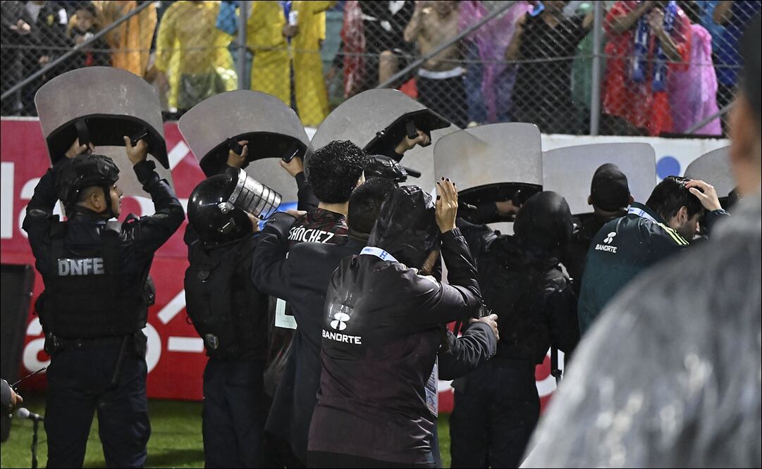 Estas serían las sanciones para Honduras tras agresiones a Javier Aguirre / Foto: Imago7