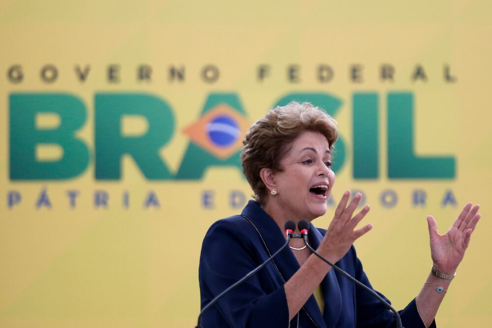 La presidenta destituida de Brasil Dilma Rousseff, fue relacionada por la investigación Lava Jato en la red de corrupción de la constructora Odebrecht, que presuntamente habría suministrado fondos para su última campaña (Foto: AP)