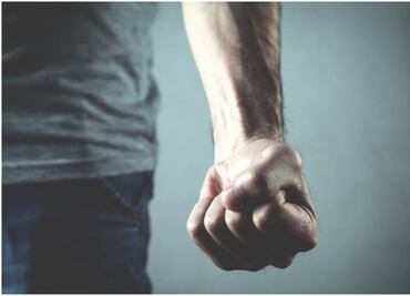 Sujeto es grabado golpeando una perrita pitbull en Edomex; será resguardada junto con dos perros más