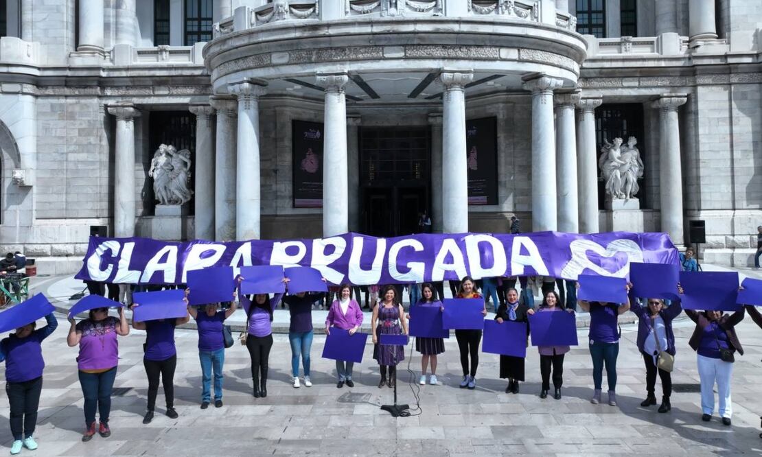 La alcaldesa con licencia acudió a la conmemoración de los 70 años del voto femenino, en la explanada del Palacio de Bellas Artes. Foto: Especial