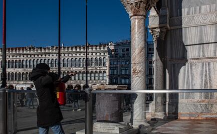 Activistas climáticos arrojan barro contra la basílica de San Marcos en Venecia