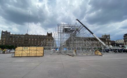 Réplica de la Pirámide de Kukulkán se erige en el Zócalo capitalino para espectáculo 360°