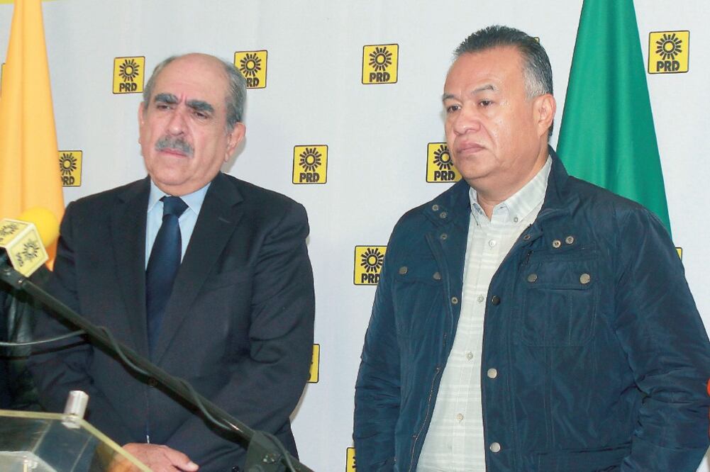 Entre los militantes del PRD que fueron sancionados destacan los fundadores del partido Pablo Gómez y Carlos Sotelo, quienes firmaron el acuerdo de unidad de las izquierdas de Andrés Manuel López Obrador, presidente de Morena. (ARCHIVO EL UNIVERSAL)