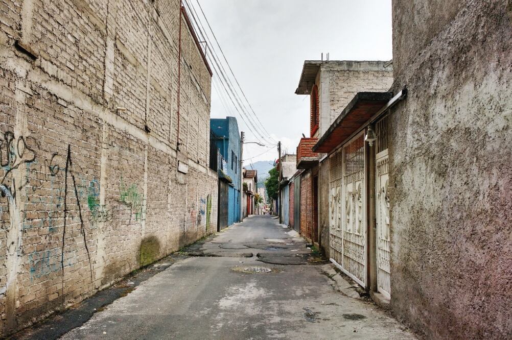A pesar de que el predio, ubicado en Granada 34, tiene más pisos de los autorizados, la Asamblea Legislativa cambió el uso de suelo (VALENTE ROSAS)