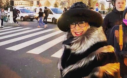 Laura Zapata lanza libro de poesía inspirado en su vida