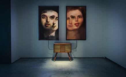 Subastarán máquina que crea retratos a partir de inteligencia artificial