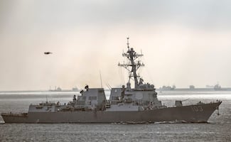 Chocan 2 buques de Estados Unidos en el Caribe; Comando Sur reporta al menos 2 militares heridos