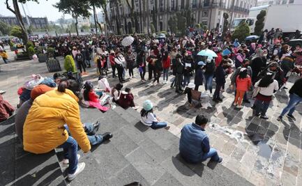 Más de dos kilómetros alcanzaron las filas para vacunación contra el Virus de Papiloma Humano en Toluca 