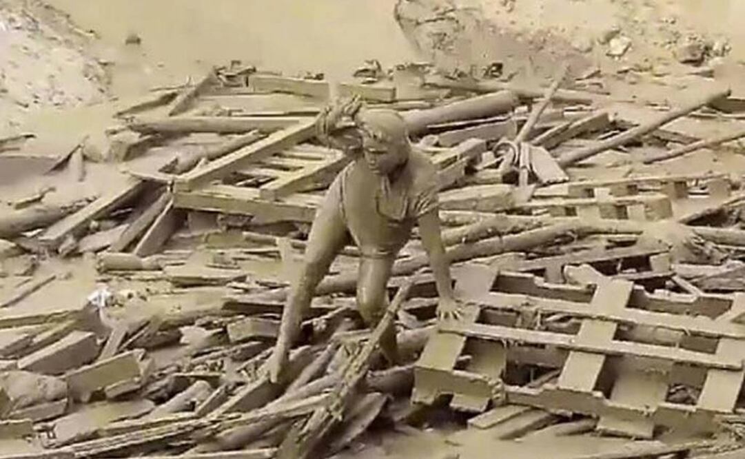 Video. Mujer en Perú se salva de morir enterrada viva