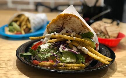 Prueba estos tacos árabes y kebabs en la Nápoles