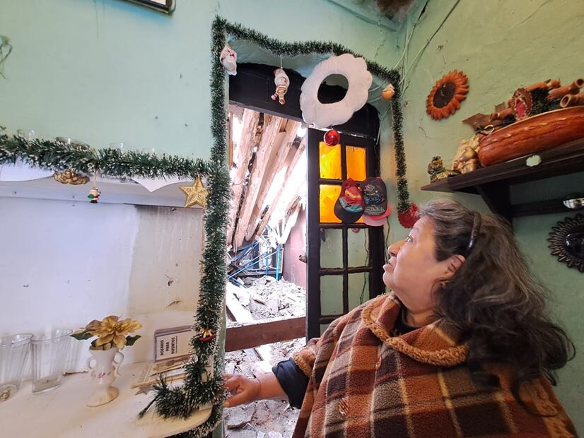 María de 63 años de edad, perdió su casa después del colapso del techo. FOTO: Juan Carlos Williams/ EL UNIVESAL/