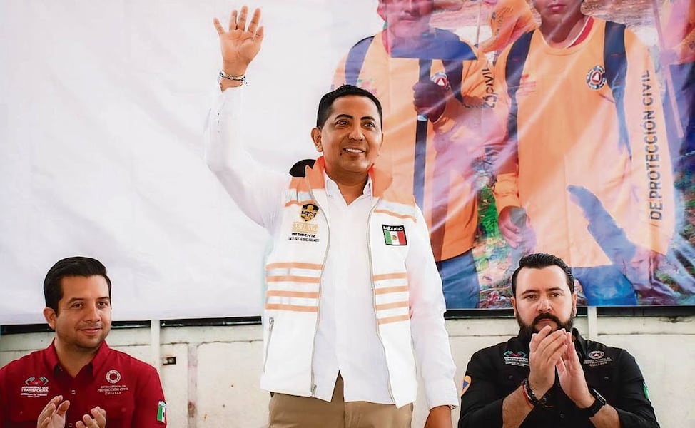 Familia de funcionario acapara cargos en Suchiate