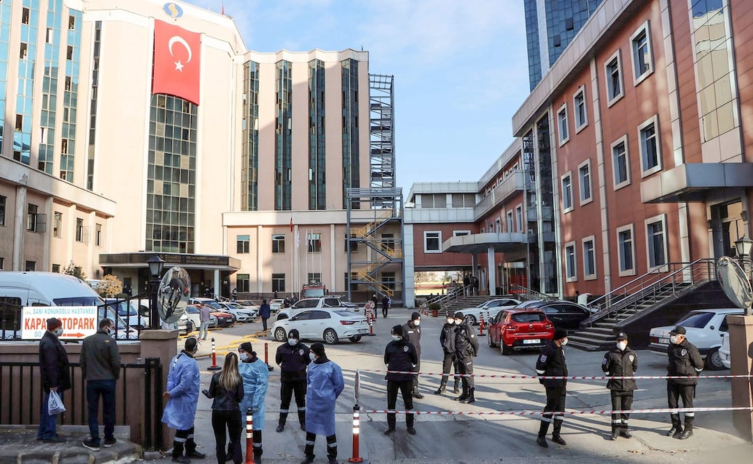 Los pacientes fueron trasladados a otros edificios. Foto: AFP