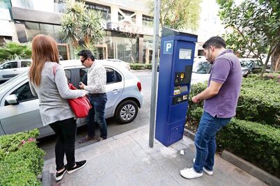 Polémica por horario de parquímetros
