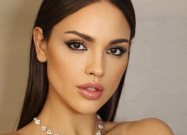 Eiza González luce jeans oversize con body y acierta con su look