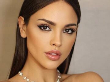 Eiza González luce jeans oversize con body y acierta con su look