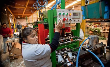 Mujeres ganan menos que los hombres: informe