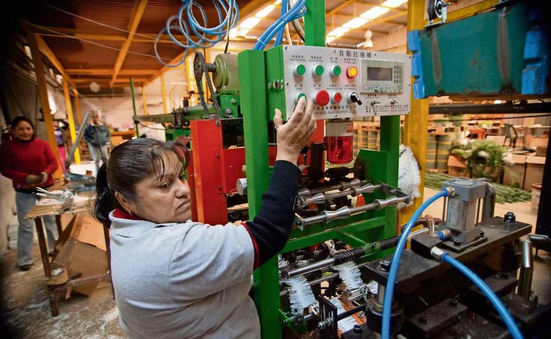 Las mujeres tienen menos opciones de movilidad laboral que los hombres, a lo que se suma la segregación ocupacional, reveló la Conasami. Foto: Demian Chávez / Archivo Cuartoscuro