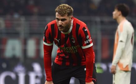 Milan analiza salida de Santiago Giménez; este sería su nuevo equipo