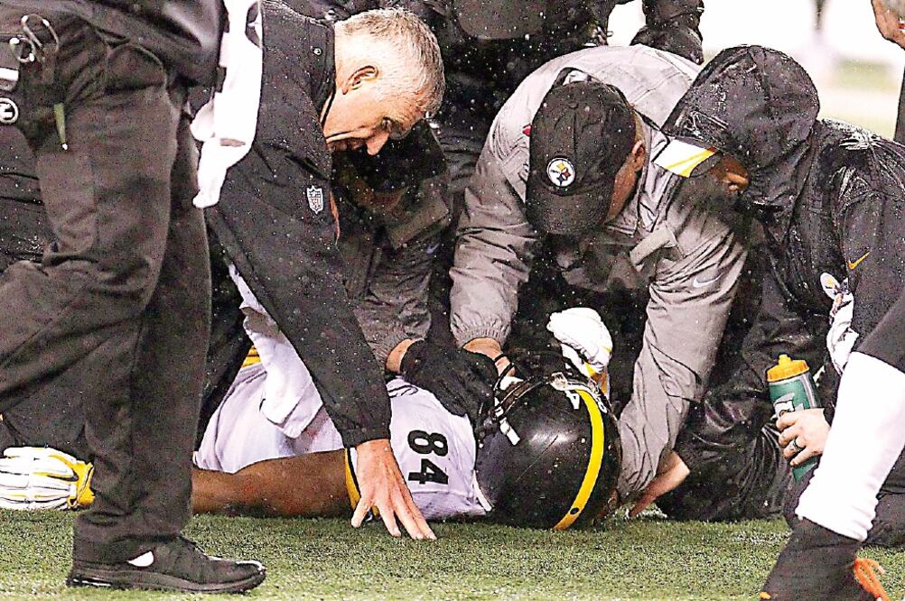 Antonio Brown, de Steelers, una de las víctimas esta temporada (DAVID KOHL. USA TODAY SPORTS)