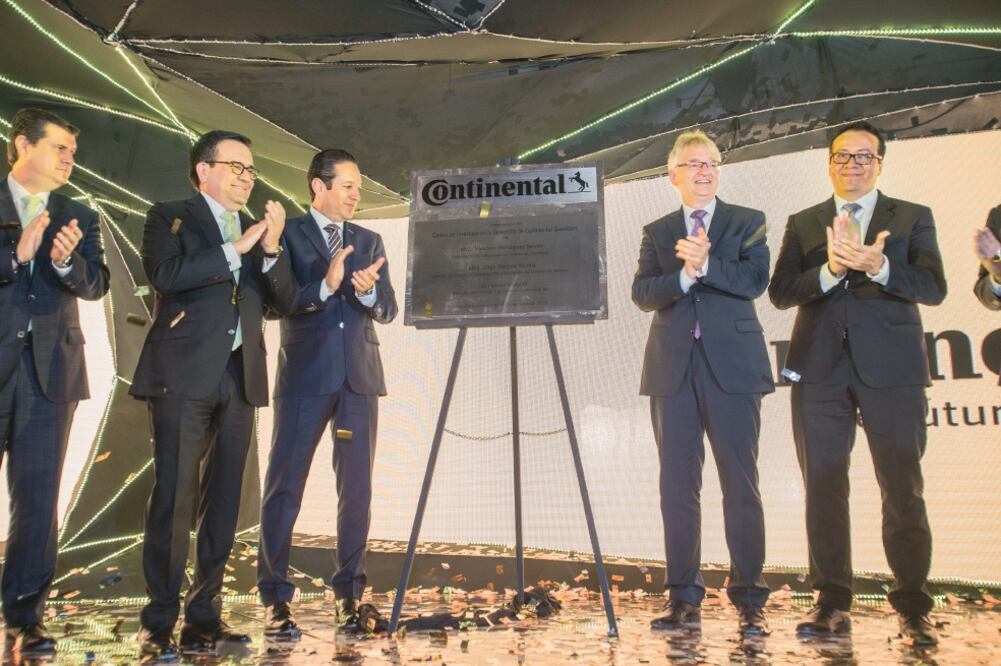 Empresarios y autoridades inauguran el Centro de Investigación y Desarrollo de Continental, que creará sistemas para prevenir accidentes de tránsito. (DEMIAN CHÁVEZ. EL UNIVERSAL)