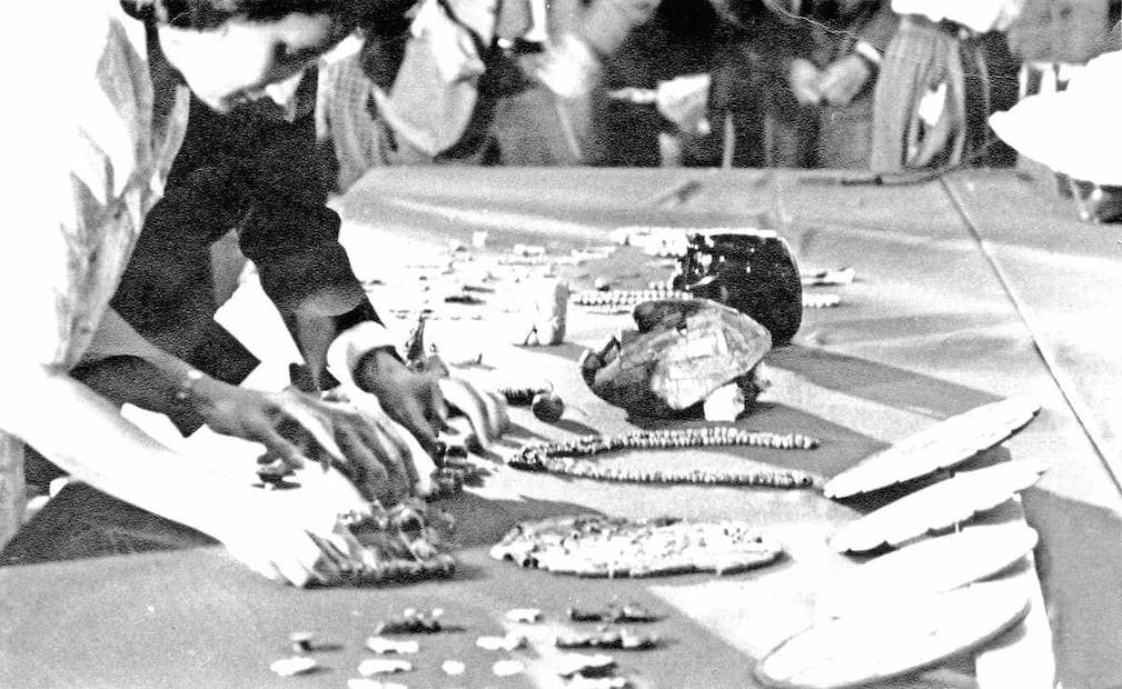 Tras su rescate, piezas de jade, obsidiana y otras joyas fueron exhibidas a la prensa y luego en una muestra. Foto: Hemeroteca / EL UNIVERSAL